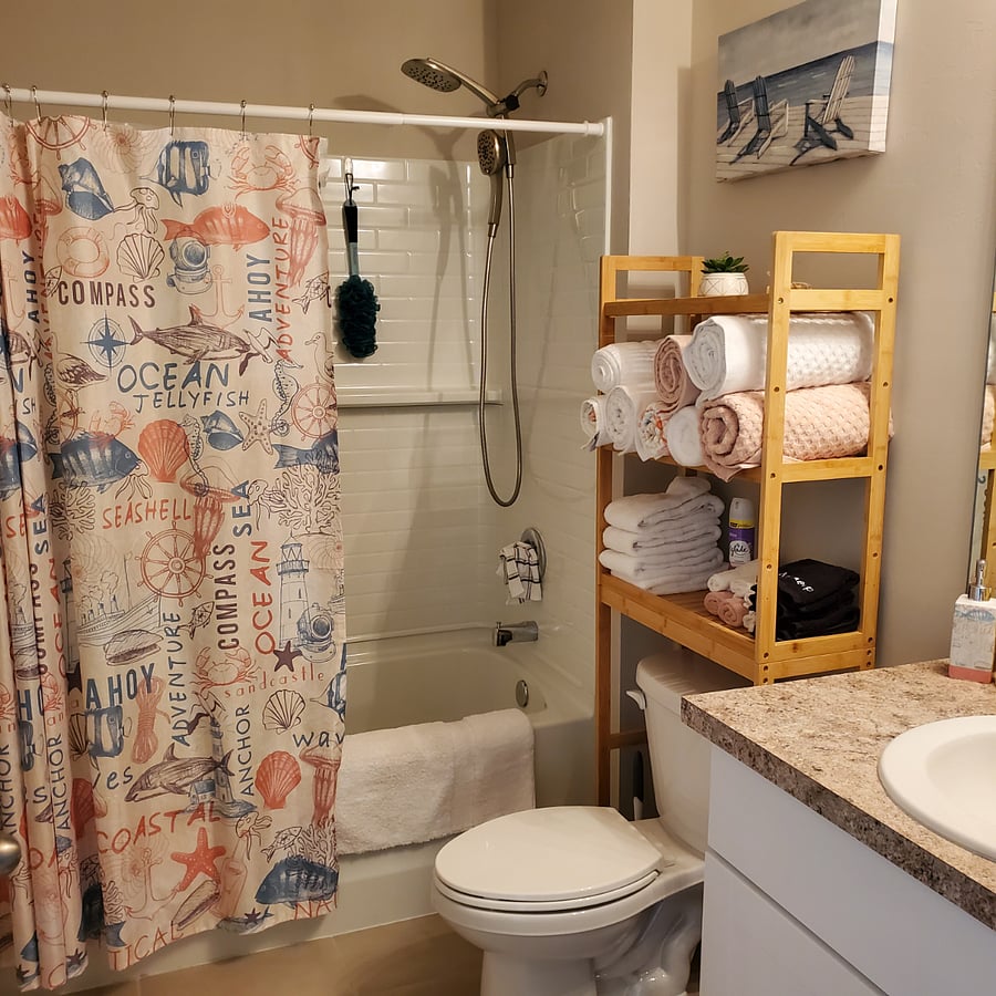 Guest bath - tub