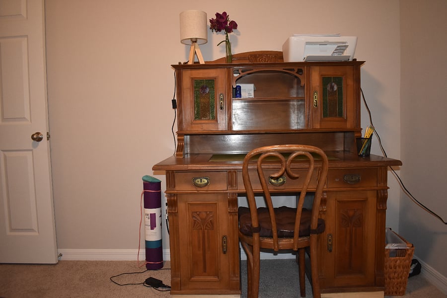 Desk/office space with WIFI printer 