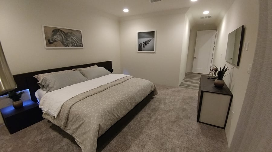 Master Bedroom King Size Bed