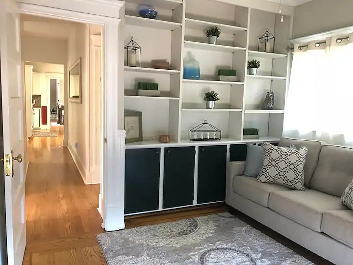 Library w/ Pull Out Bed