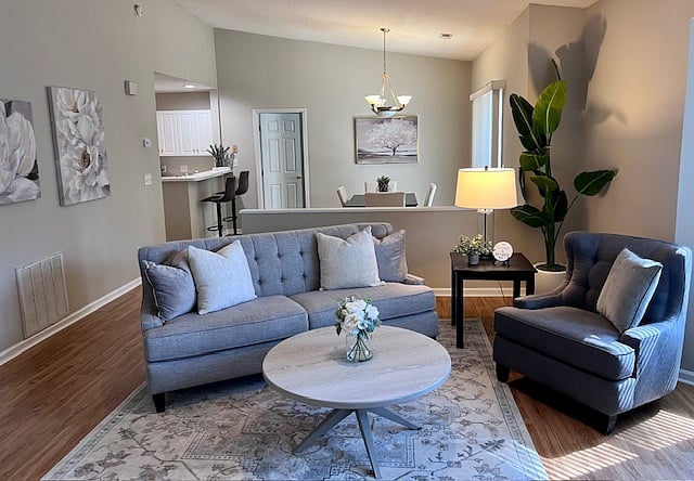 Furnished Finder property 674271_1 photo 2