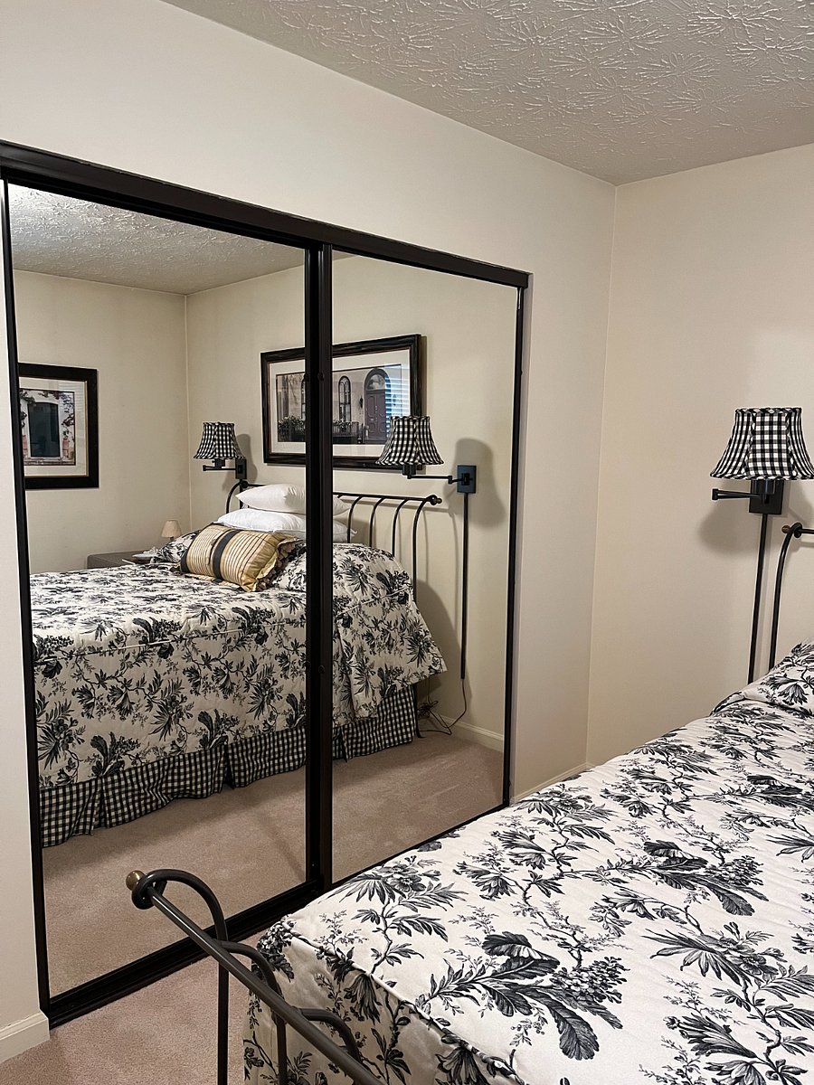 Guest room #1 - showing mirrored closet