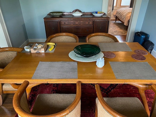 The dining room is shared/ 