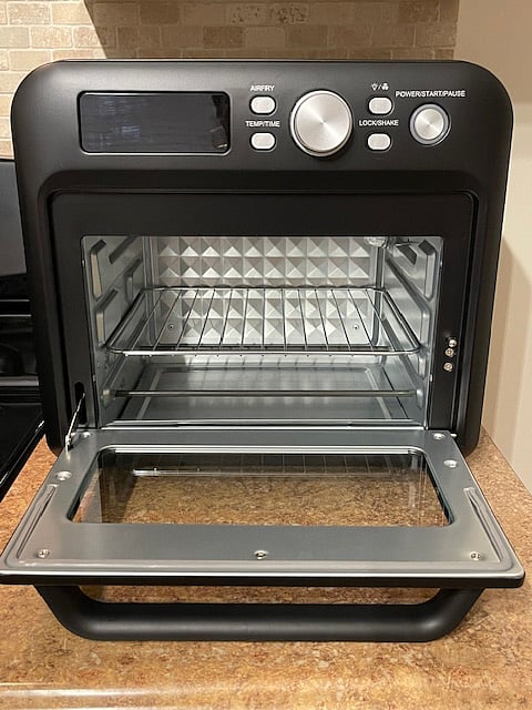 Inside Toaster Oven/Airfryer