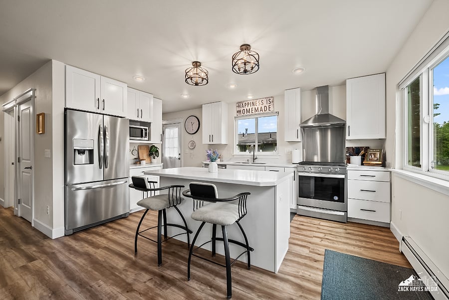 Full kitchen | Dinning area | Open concept floor plan