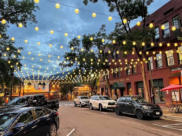 Old Colorado City restaurants and galleries one block away.