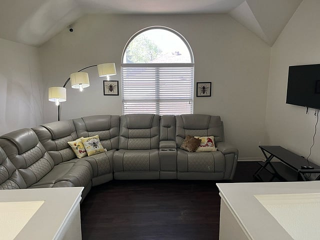 Furnished Finder property 674989_1 photo 3