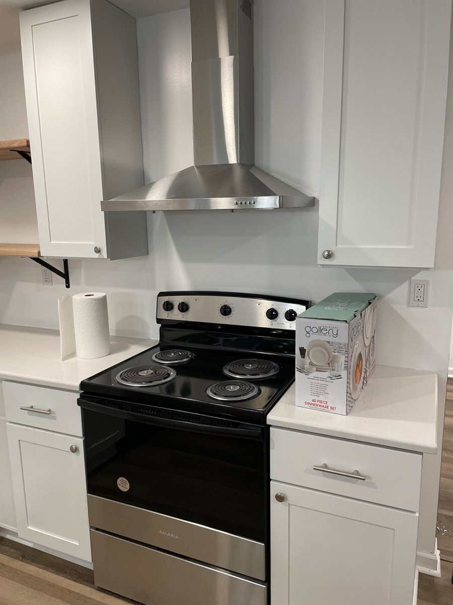 Electric stove with beautiful vent 
