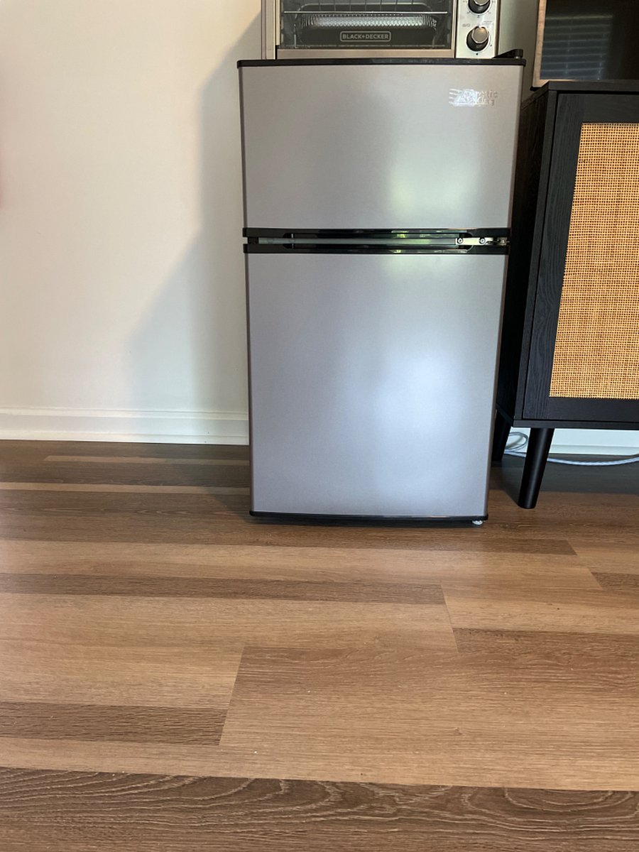 Refrigerator with freezer