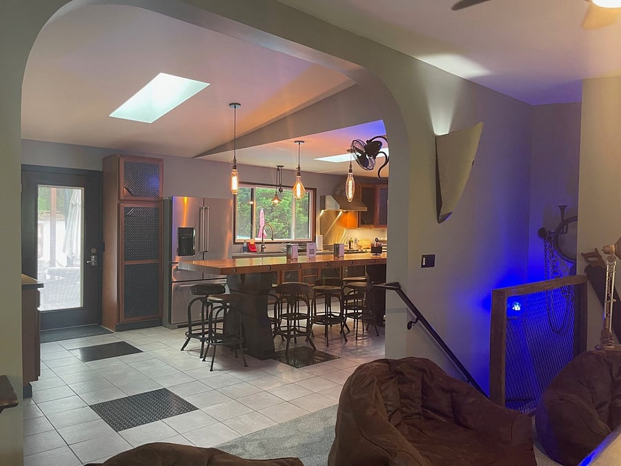 Shared Kitchen, Dining-room & Living Room Area with Individual Fridge, Freezer & Cupboard Space
