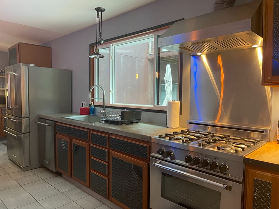 Shared Kitchen Gas Stove