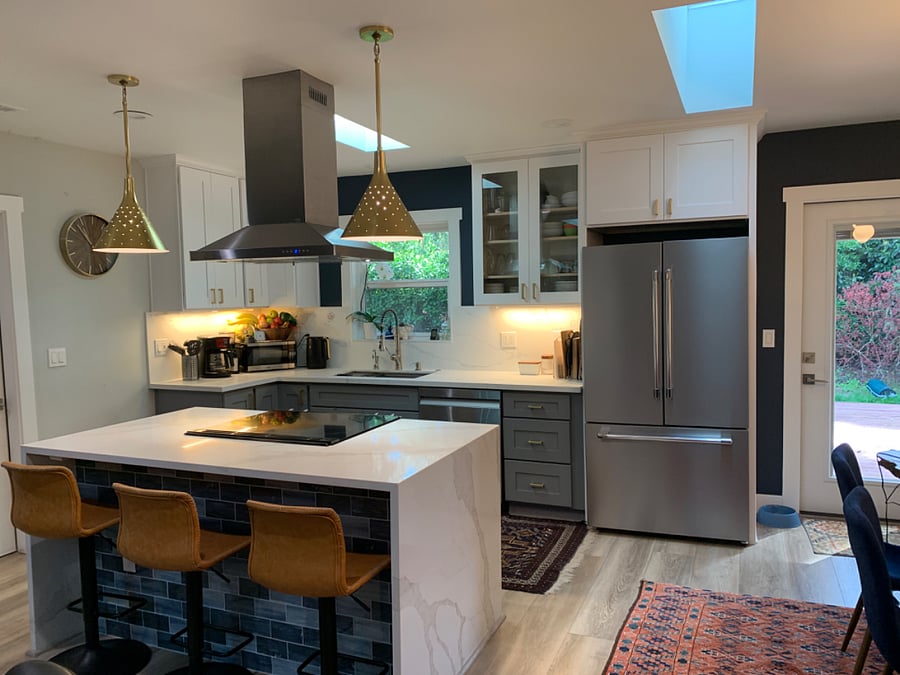 Kitchen with fdoor to backyard deck