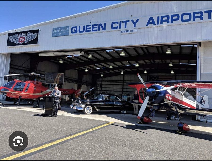 Allentown Queen City Municipal Airport is 2,5 miles away