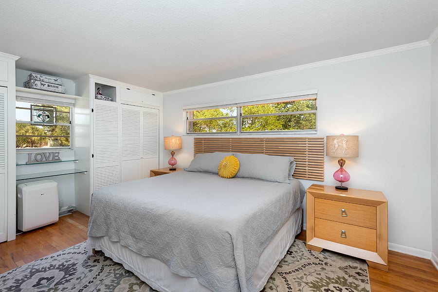 Master bedroom upstairs king bed