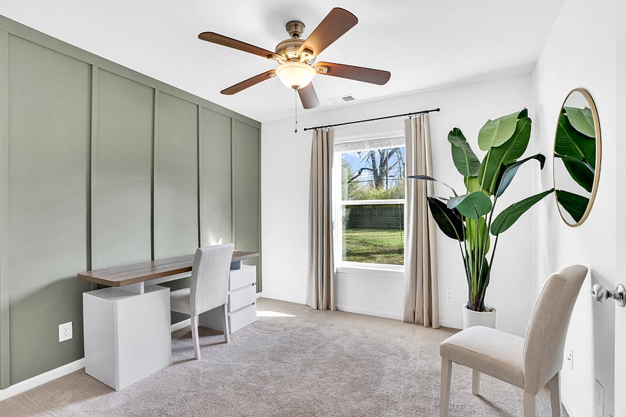 Bedroom 3 (office/workspace)