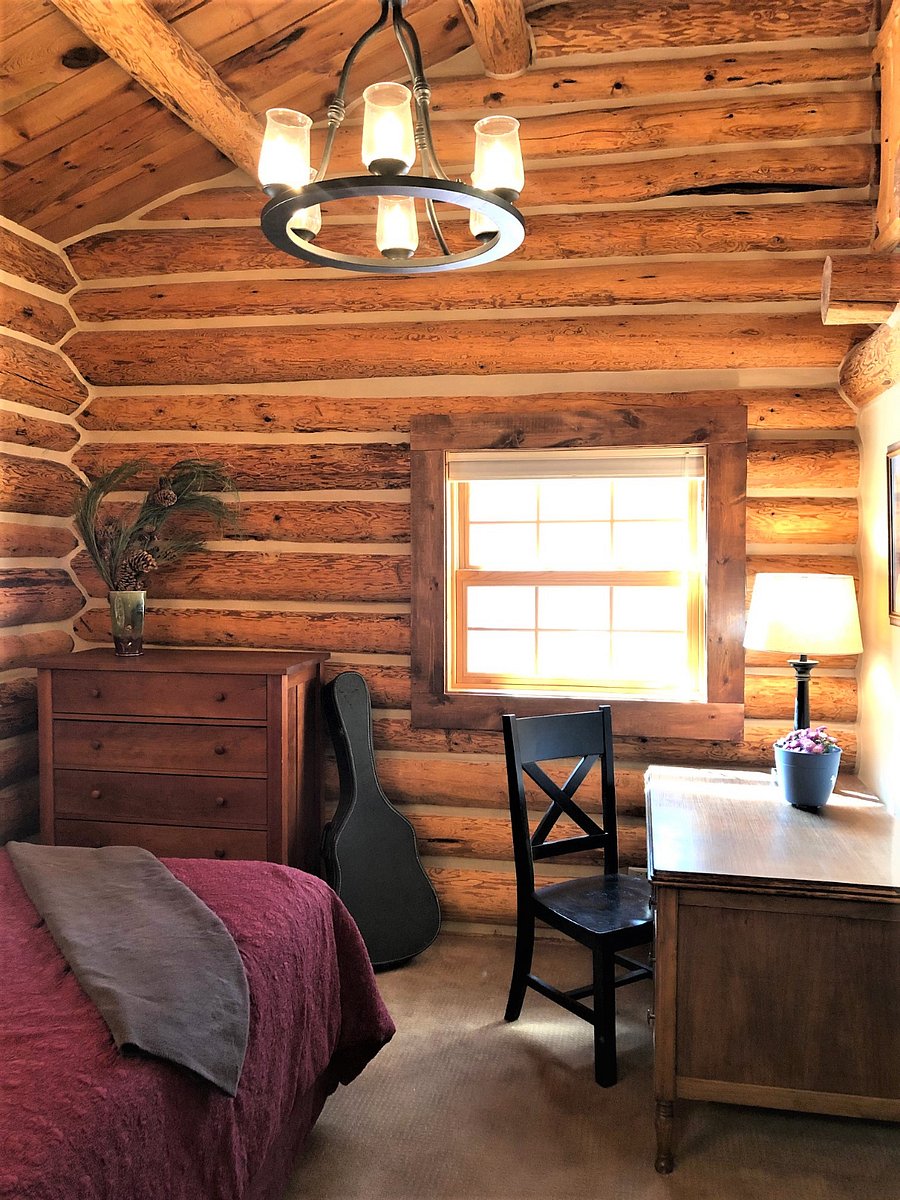 BEDRM 1 HAS A QUEEN BED + DESK + DRESSER AND CLOSET