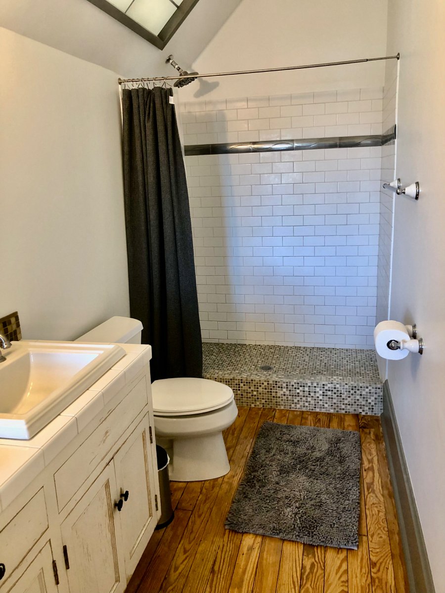 SHOWER ON MAIN FLOOR