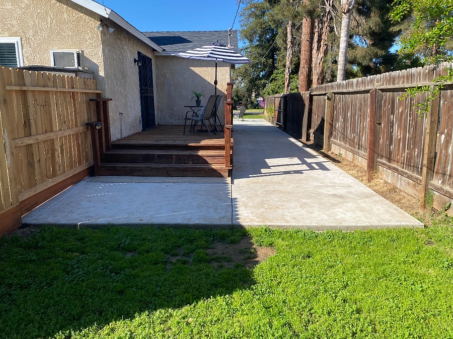 Apt private deck