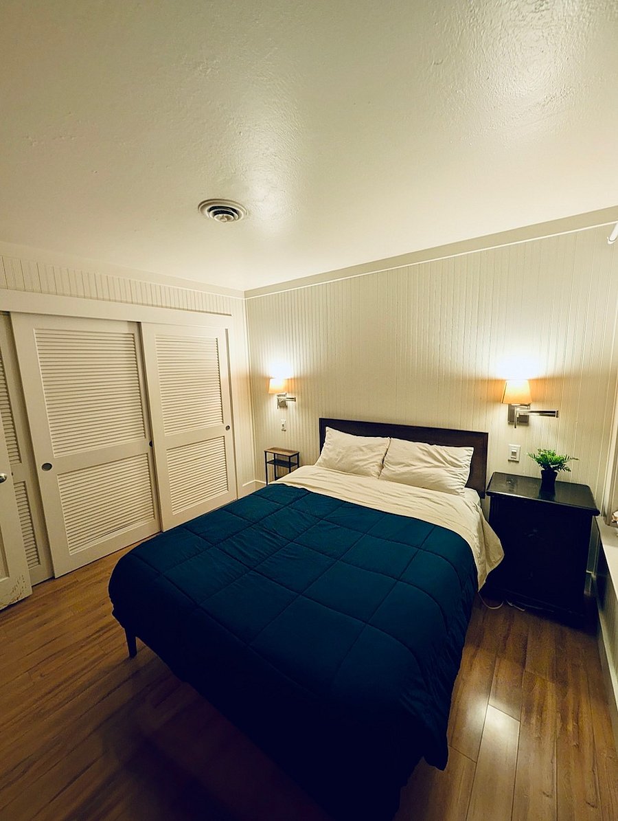 Master bedroom with queen mattress, spacious closet