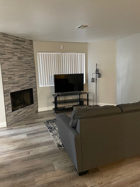 Furnished Finder property 676027_1 photo 3