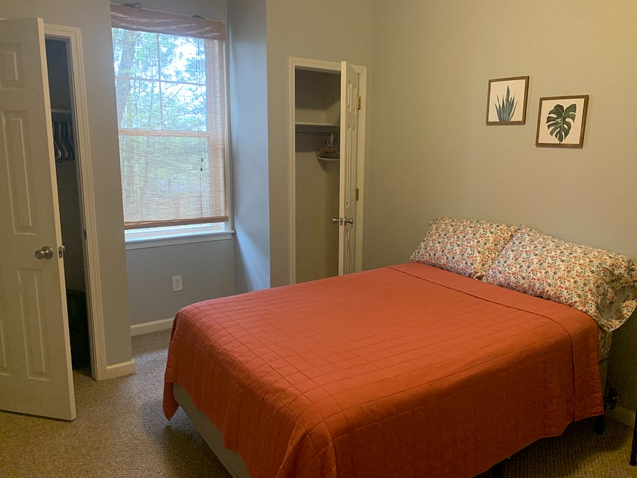2nd bedroom, double bed, double closets