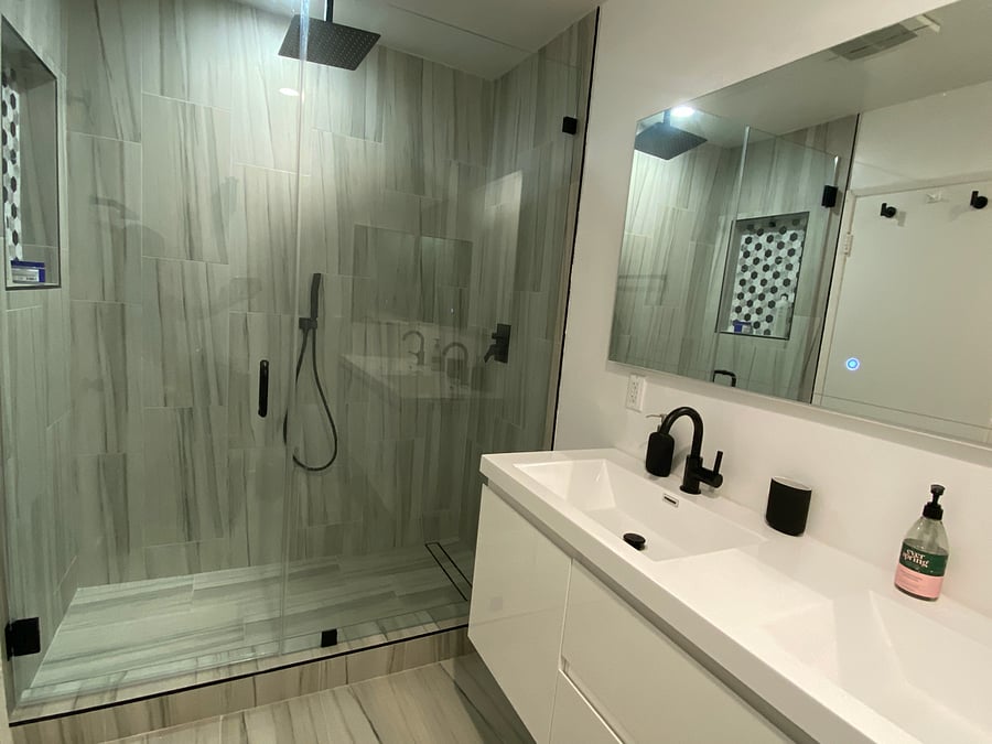 Master ensuite bathroom