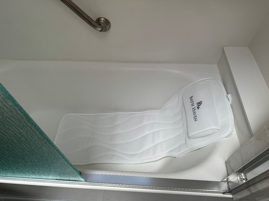Washable full body tub mat provided