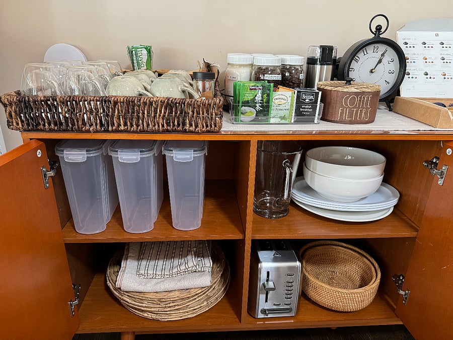 Side table contents
w/ starter teas/coffee/filter provided
Cereal container, toaster, sandwich press