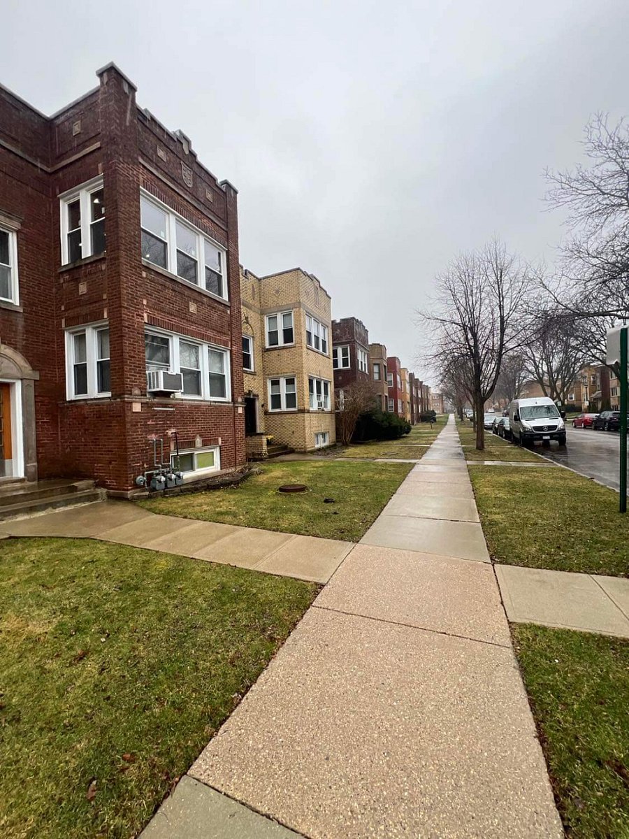 Front of the building
sidewalk view