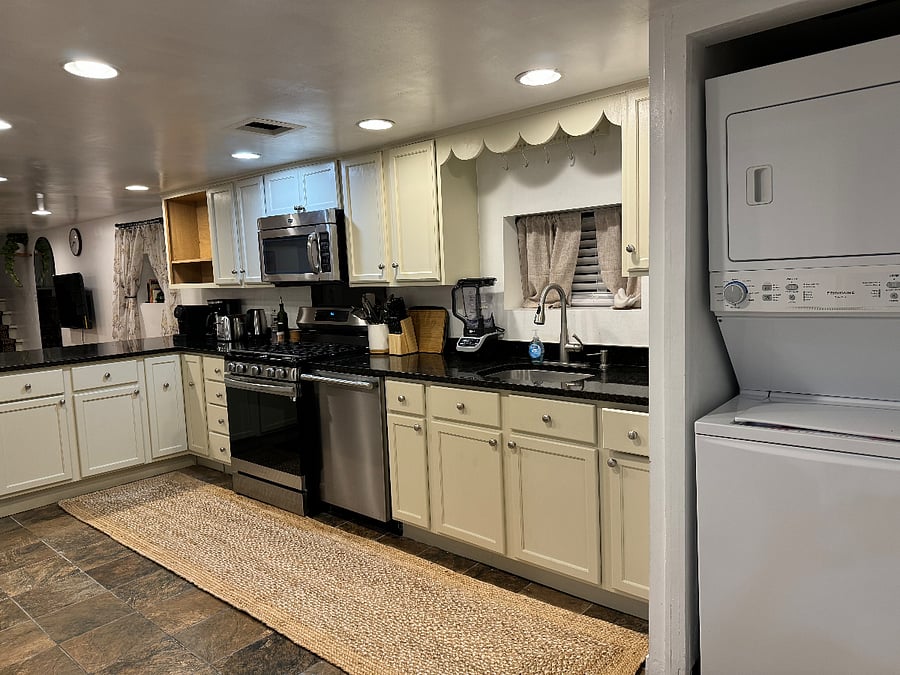 Furnished Finder property 676266_2 photo 6