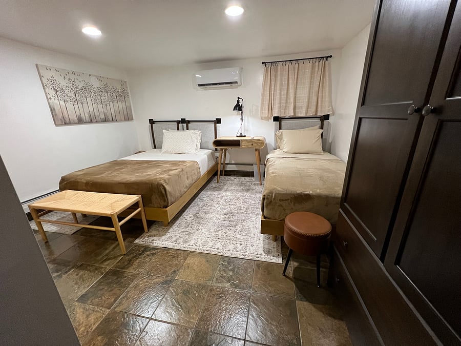 Bedroom #2
Full & Twin beds
with medium firm memory foam mattresses
with extra bed sheets + 2 sets of towels for each occupant