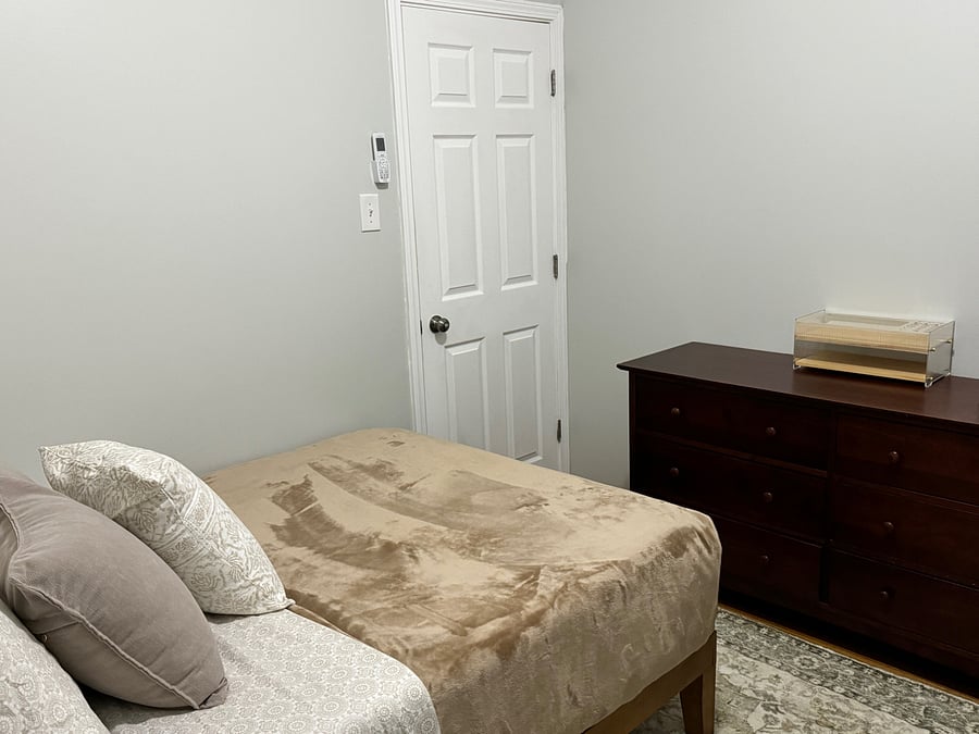 Middle Room pic #3