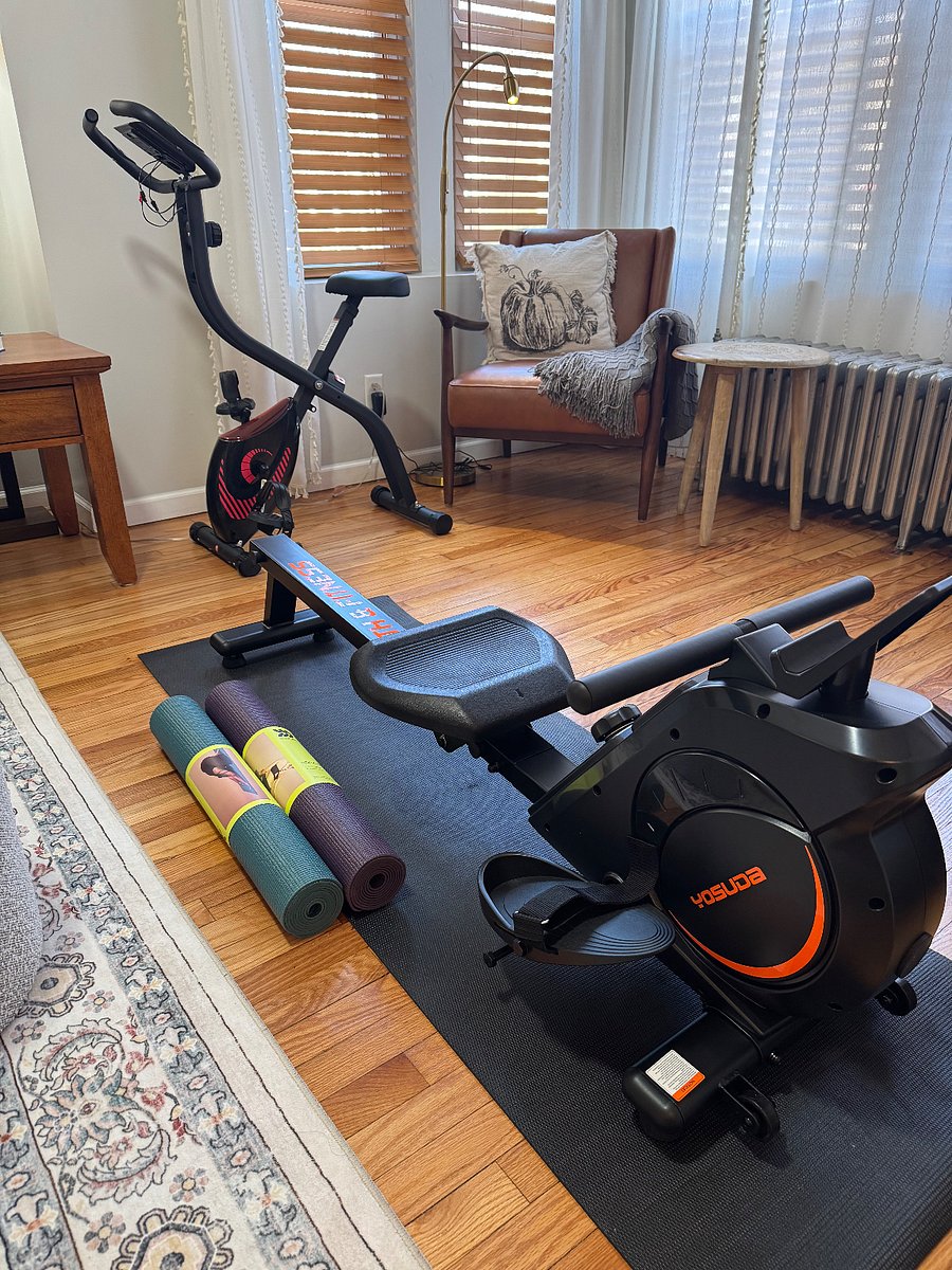 Rowing machine
Exercise bike
yoga mats