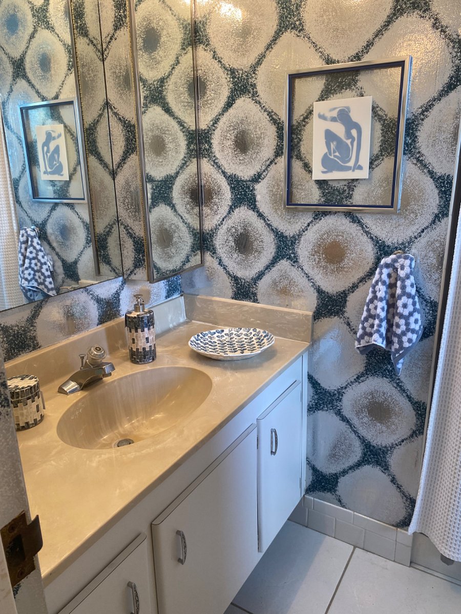 Second bathroom private for bedroom 2