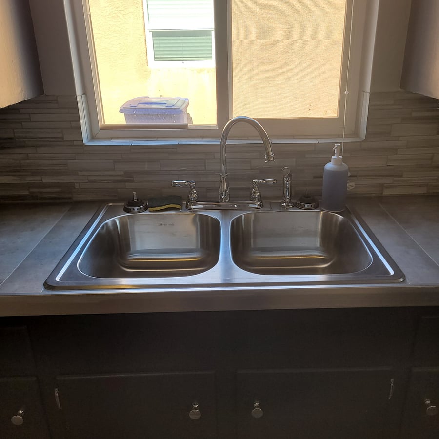 Always extra deep sinks for filling those pasta pots!