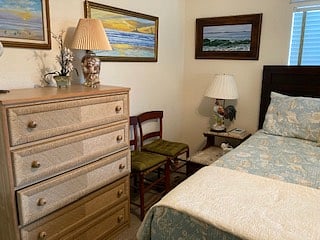 Bedroom 1, queen bed