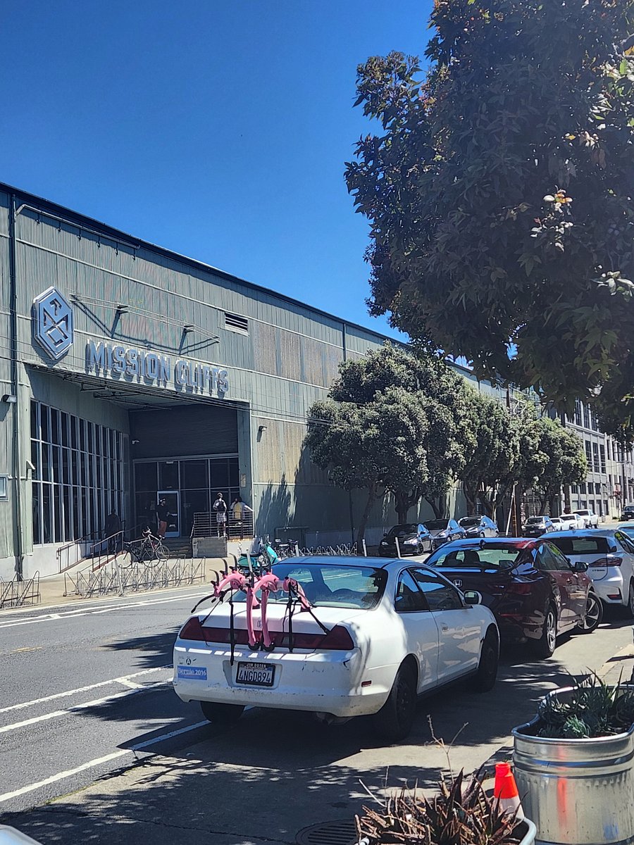 One of 2 gyms within 5 mins of walking