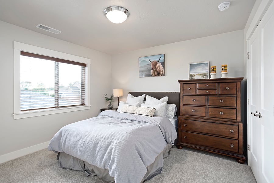 Upstairs Bedroom with Queen Bed