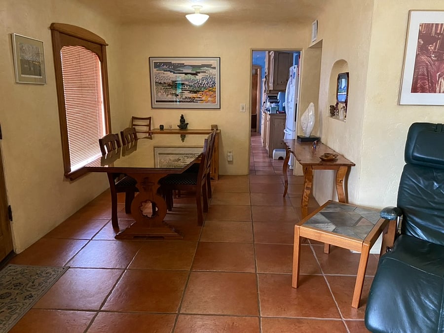 Dining area 1