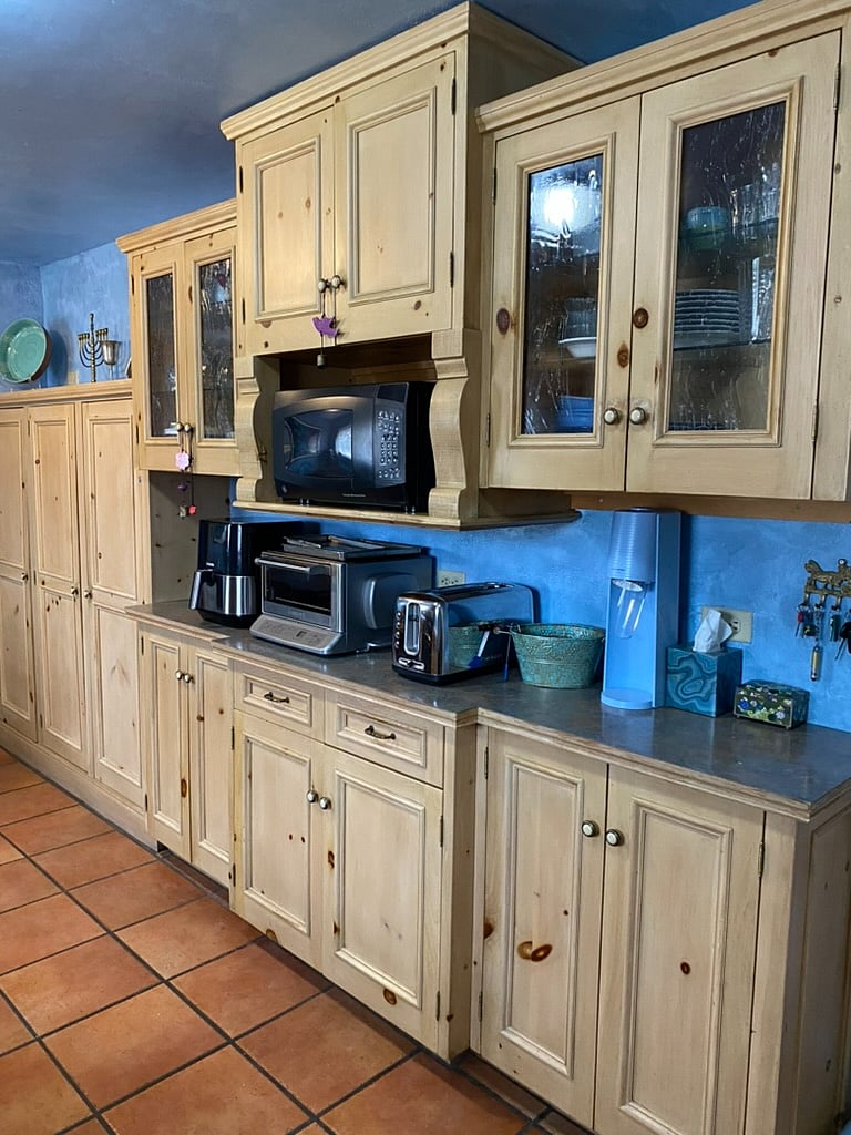 Kitchen - north wall, taken from dining area
