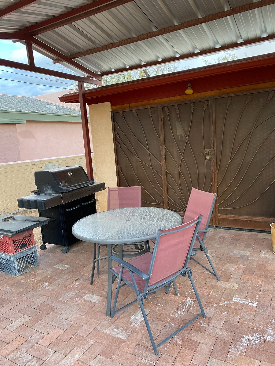 Back patio 2 - working grill