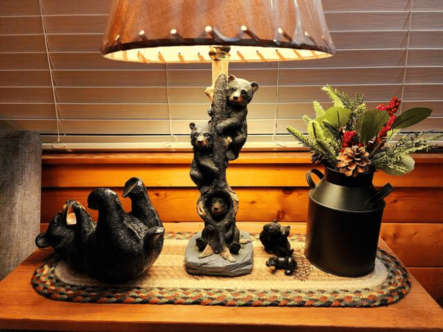 No Big Bear cabin is complete without classic black bear dcor! Youll spot playful bears climbing and exploring throughout the home. Dont worrytheyre well-fed in the forest, but they might still eye your picnic basket! 