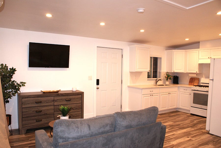 Furnished Finder property 676987_2 photo 7