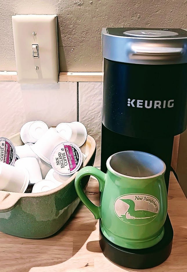 Keurig mini coffee maker with coffee pods.
