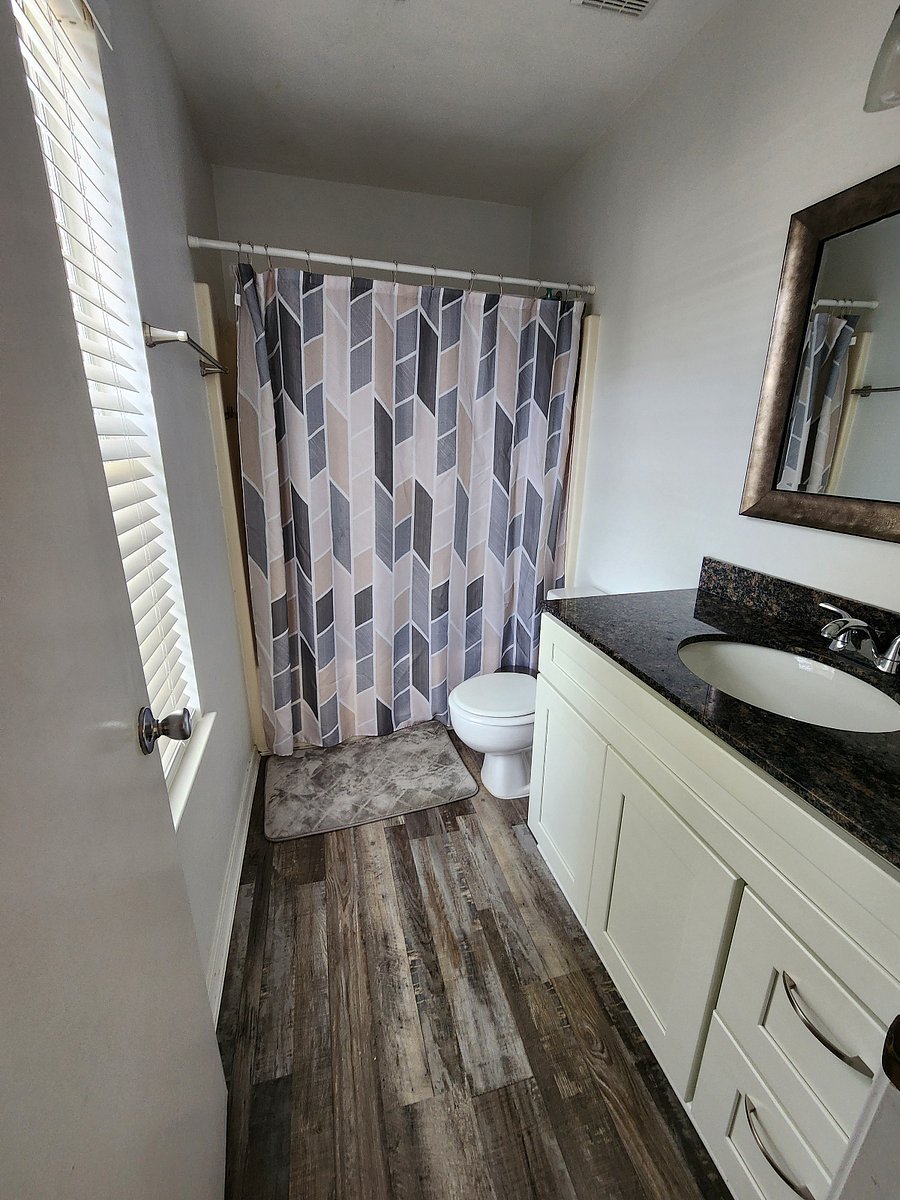 Master bedroom bathroom