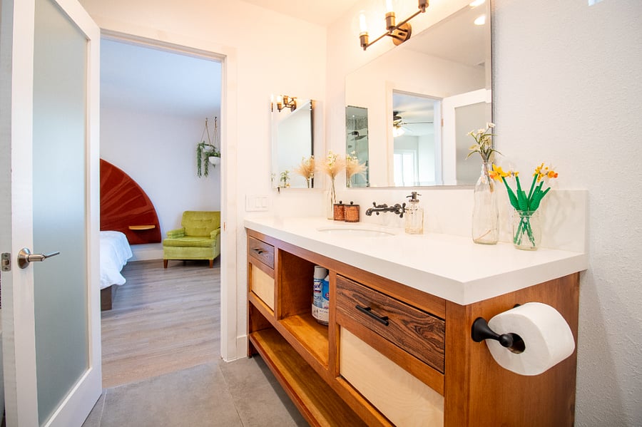 En Suite Bath Bedroom 2
