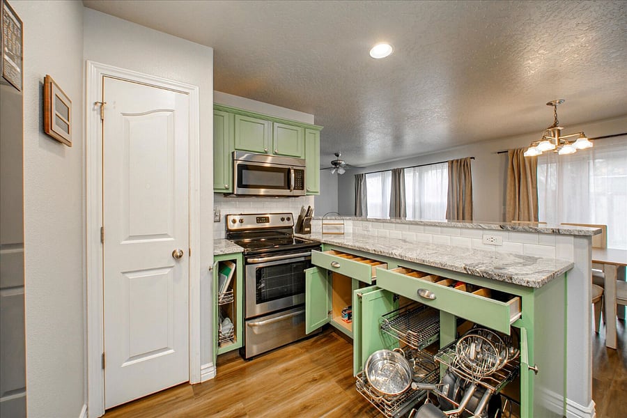 Furnished Finder property 677196_1 photo 3