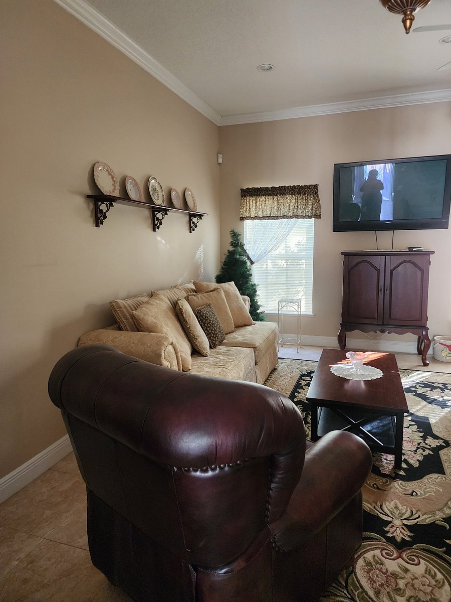 Furnished Finder property 677240_1 photo 4