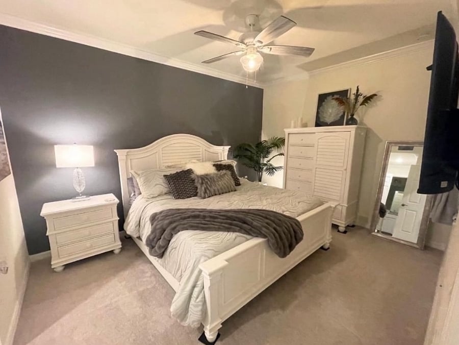 Master bedroom 