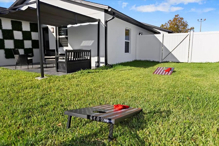Outdoor Feature Wall and Pergola!! Great for Photos!!
